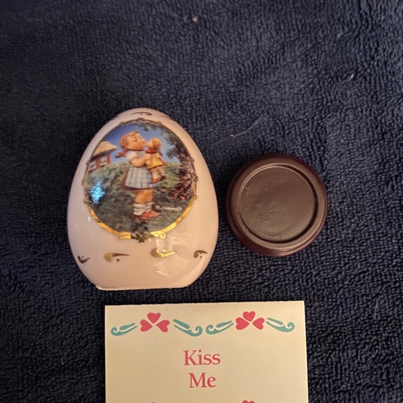 Kiss me Danbury mint egg - Picture 2 of 3